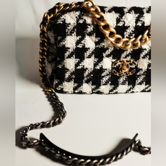 Chanel 19 Flap Tweed Hand Bag Two Tone - Picture 4 of 9